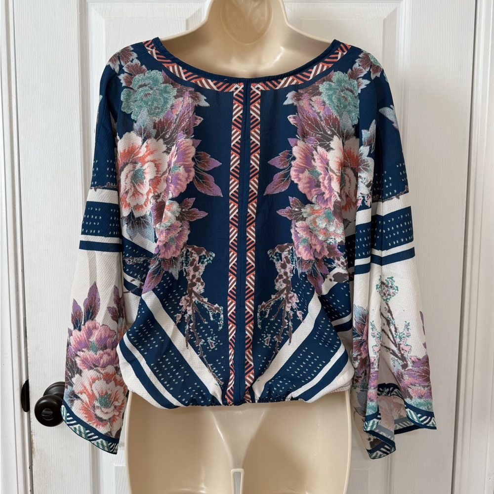 Flying Tomato Boho Floral Faux Wrap V-Neck Blouse Medium - Picture 4 of 6
